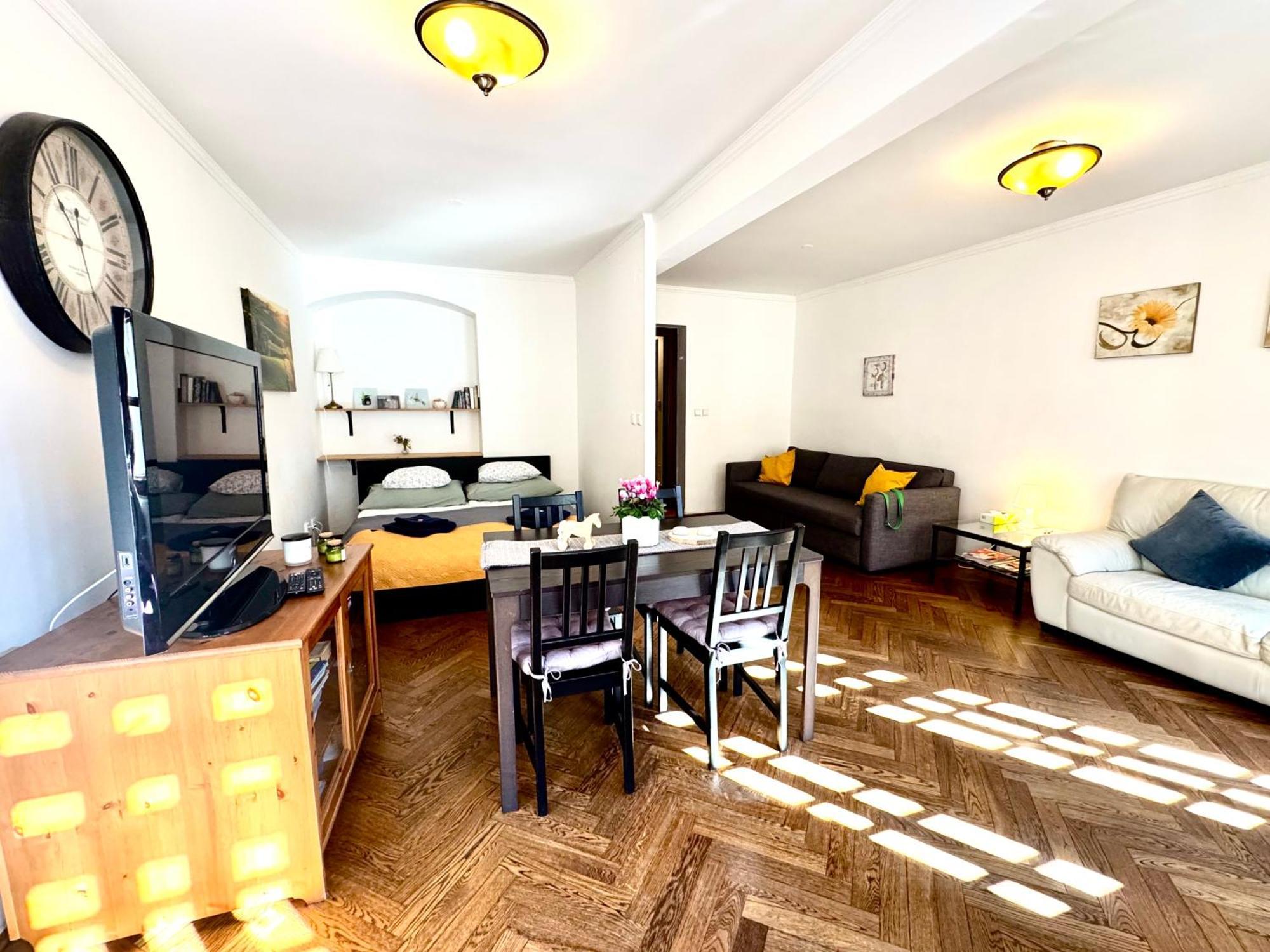 Apartament Nerudova 36 *